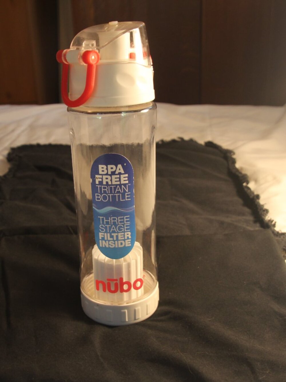 Nubo reusable water bottle with filter. New.